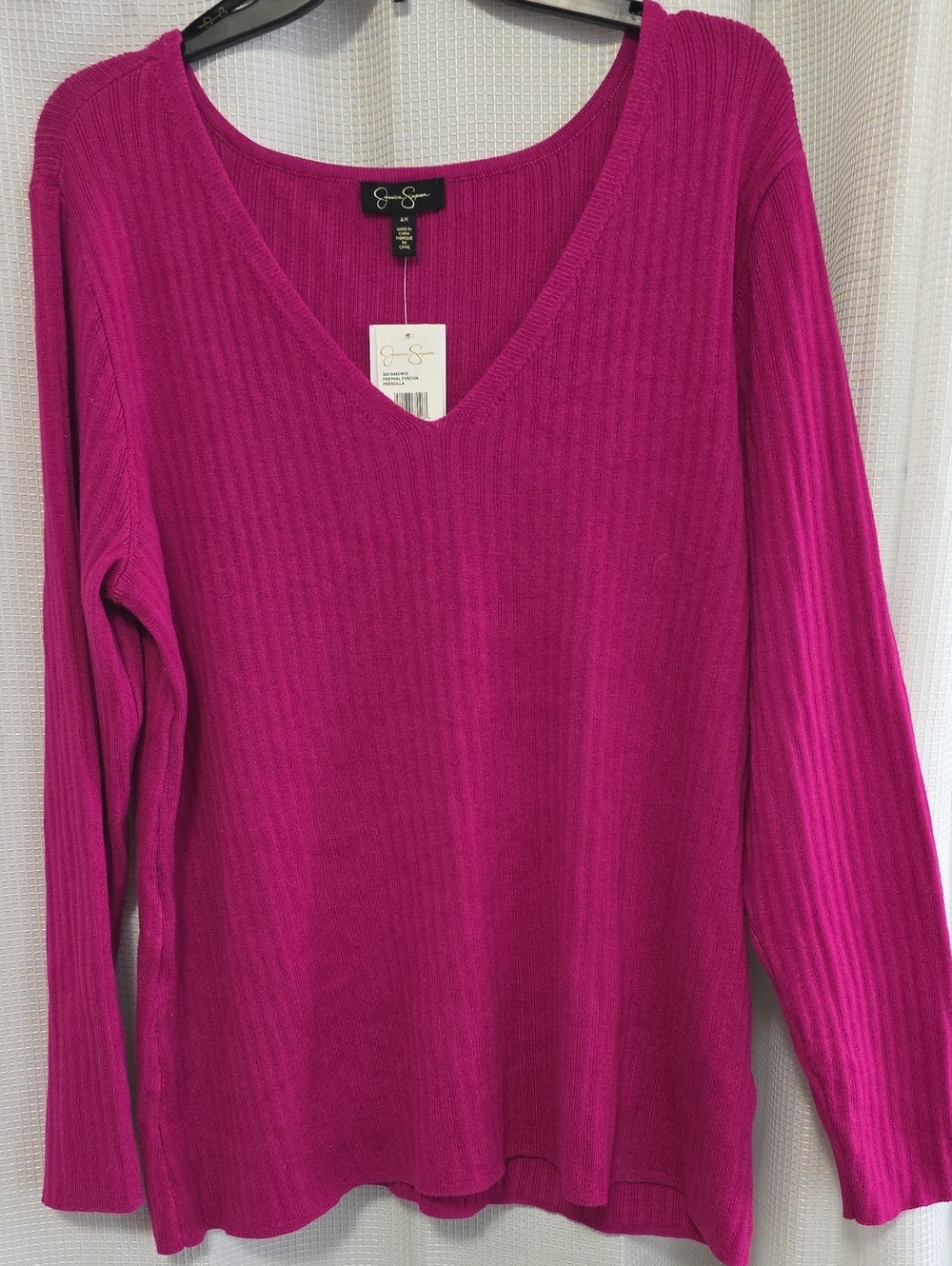 Jessica Simpson Ribbed V-Neck Sweater in Fuchsia Pink, brand new with tags, 2x